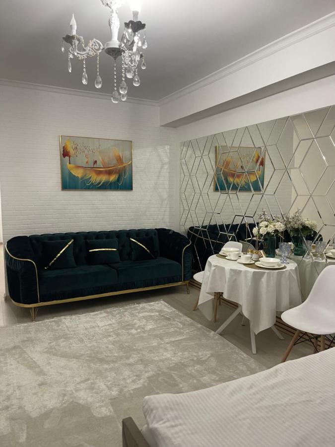 Уютная Квартира В Золотом Квадрате Almaty Exterior foto
